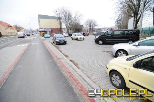 Przed wjazdem do Stegu Arena nigdy nie było parkingu. Opolanie parkują jak chcą