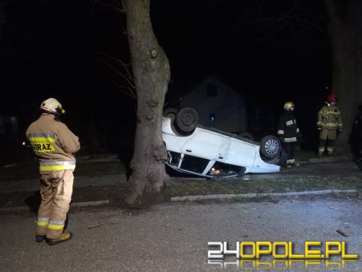 Byczyna: Kobieta jechała za szybko. Auto dachowało