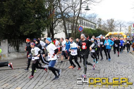 650 biegaczy na starcie "Tropem Wilczym" w Opolu