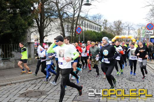 650 biegaczy na starcie "Tropem Wilczym" w Opolu