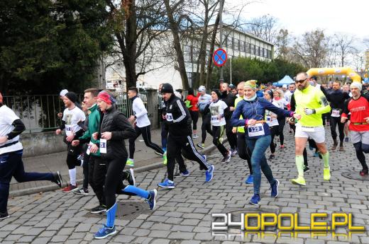 650 biegaczy na starcie "Tropem Wilczym" w Opolu