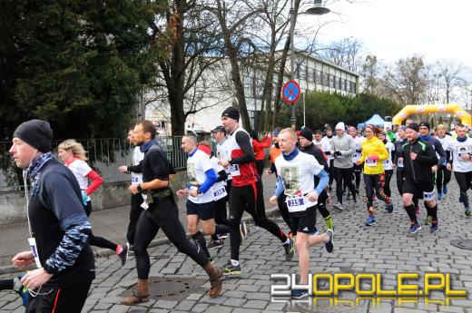 650 biegaczy na starcie "Tropem Wilczym" w Opolu
