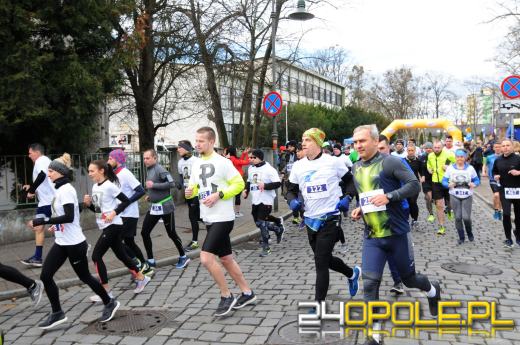 650 biegaczy na starcie "Tropem Wilczym" w Opolu