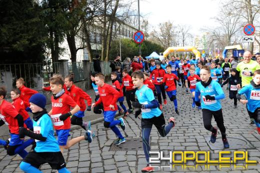 650 biegaczy na starcie "Tropem Wilczym" w Opolu