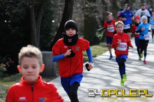 650 biegaczy na starcie "Tropem Wilczym" w Opolu