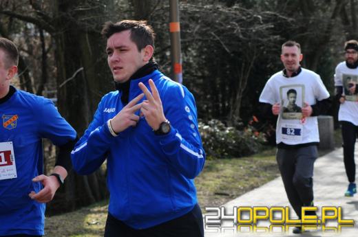 650 biegaczy na starcie "Tropem Wilczym" w Opolu