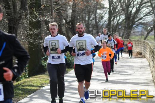 650 biegaczy na starcie "Tropem Wilczym" w Opolu