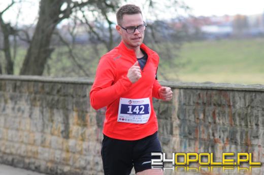 650 biegaczy na starcie "Tropem Wilczym" w Opolu