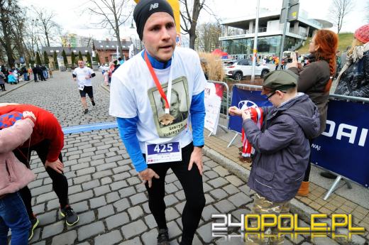 650 biegaczy na starcie "Tropem Wilczym" w Opolu
