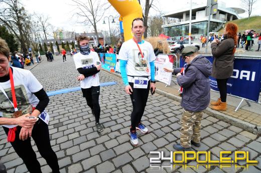 650 biegaczy na starcie "Tropem Wilczym" w Opolu