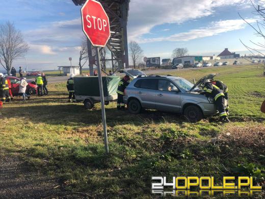Zderzenie samochodów w Źlinicach. 3 osoby poszkodowane