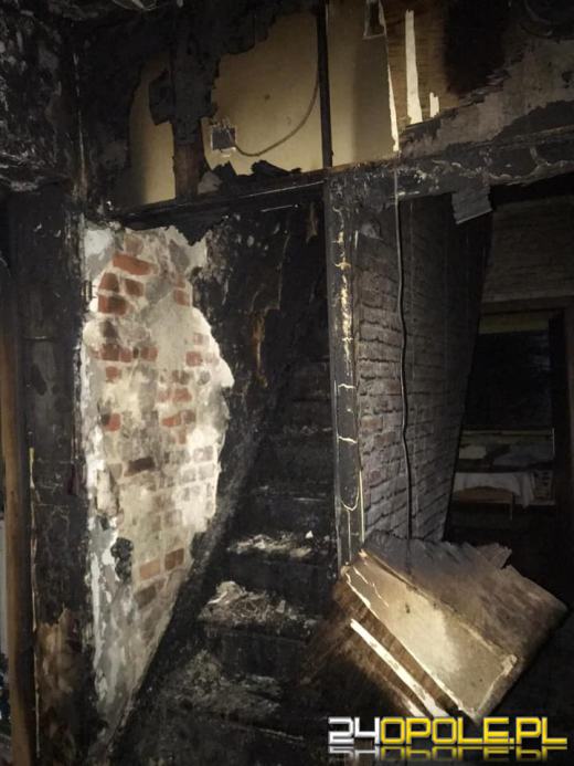 Szóstka dzieci uwięziona w płonącym budynku w Żędowicach. Zatrzymano podpalacza