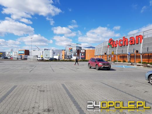 Galerie ograniczyły dostępność, miasto opustoszało... Tymczasem w Castoramie...