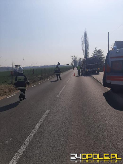 Dramatyczna akcja ratownicza w Wierzbiu. Glebogryzarka wciągnęła nogi mężczyźnie