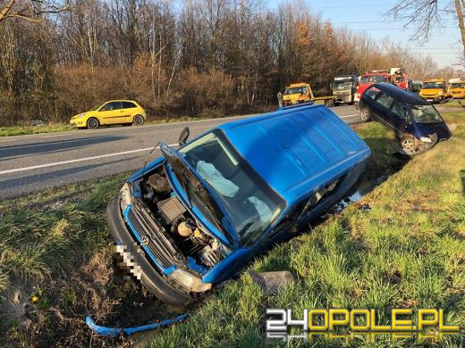 Utrudnienia w Dąbrowie. Zderzyły się trzy samochody