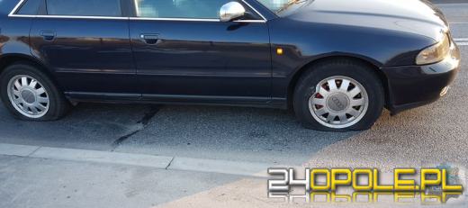 Pijana 19-latka zasnęła za kierownicą swojego samochodu