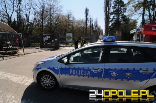 Cmentarze nie zostaną zamknięte, ale za wybranie się tam można dostać mandat