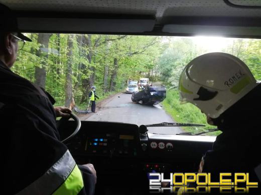 Wypadek w powiecie nyskim. W pojeździe nie zastano kierowcy 