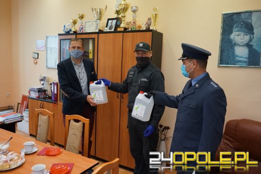 Służba więzienna wspomogła potrzebujące placówki. Zakupiono płyn do dezynfekcji