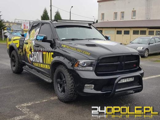 Zobacz metamorfozę Dodge Rama polskiej legendy sportów walki