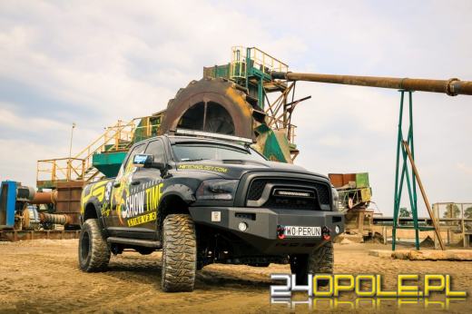 Zobacz metamorfozę Dodge Rama polskiej legendy sportów walki