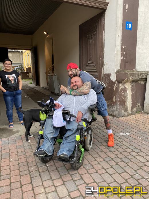 Zobacz metamorfozę Dodge Rama polskiej legendy sportów walki