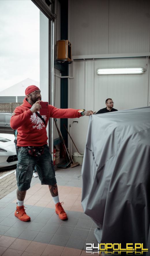 Zobacz metamorfozę Dodge Rama polskiej legendy sportów walki