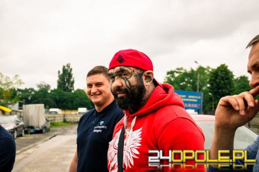 Zobacz metamorfozę Dodge Rama polskiej legendy sportów walki