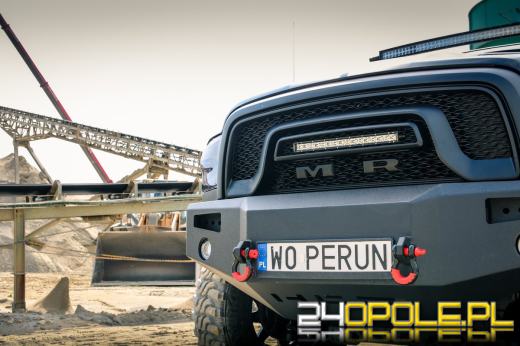 Zobacz metamorfozę Dodge Rama polskiej legendy sportów walki