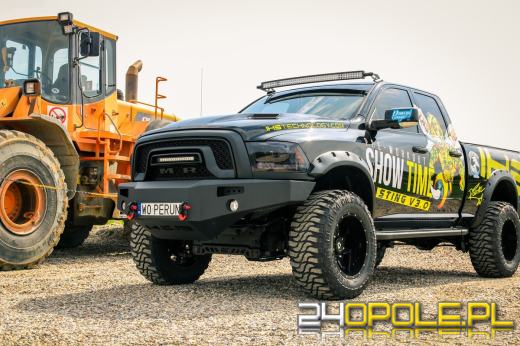 Zobacz metamorfozę Dodge Rama polskiej legendy sportów walki