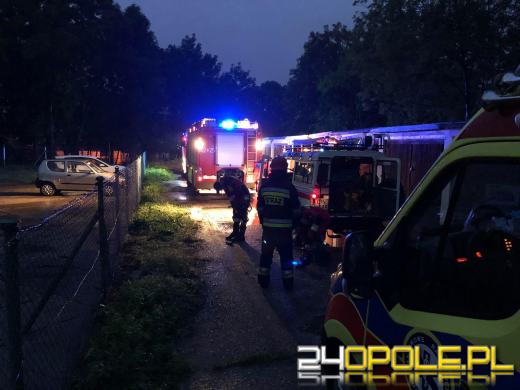 Wypadek na kamionce przy ulicy Luboszyckiej. Z wysokiej skarpy spadła kobieta