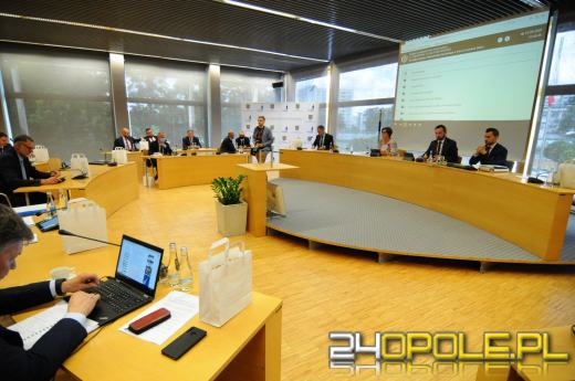 Zarząd województwa opolskiego po sesji. Jest absolutorium i wotum zaufania