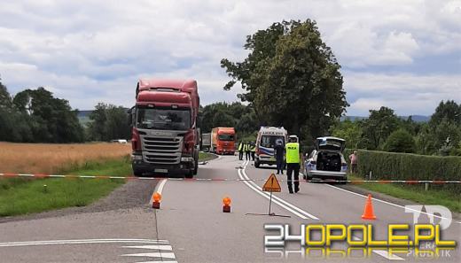 Rowerzysta wjechał pod samochód ciężarowy w Prudniku. Lądował śmigłowiec LPR