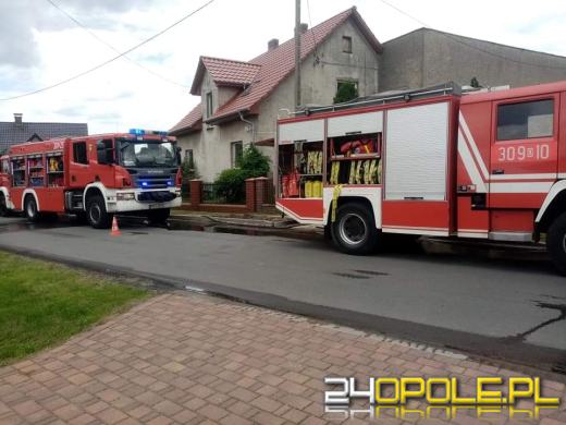 Blisko 8 godzin strażacy gasili płonące poddasze w gminie Niemodlin