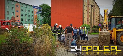 Koparka uszkodziła rurę z gazem. Zamknięto osiedle w Łambinowicach