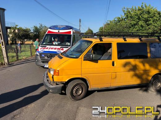 Zderzenie motocykla z busem w Chmielowicach. Dwie osoby w szpitalu