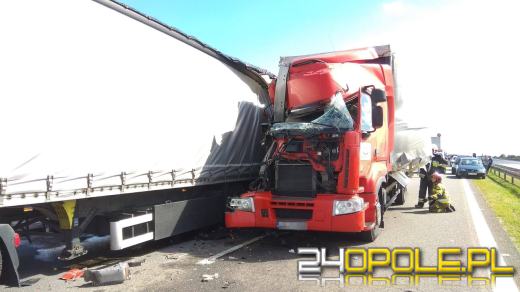 Dwie ciężarówki zderzyły się na opolskim odcinku A4