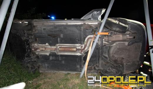 Śmiertelny wypadek w powiecie nyskim. Zginął 25-letni kierowca Skody