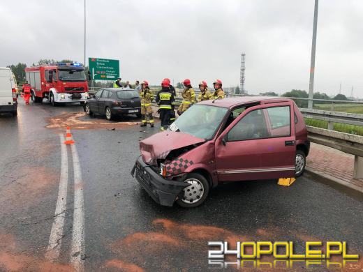Zderzenie Mazdy i Fiata na Niemodlińskiej w Opolu