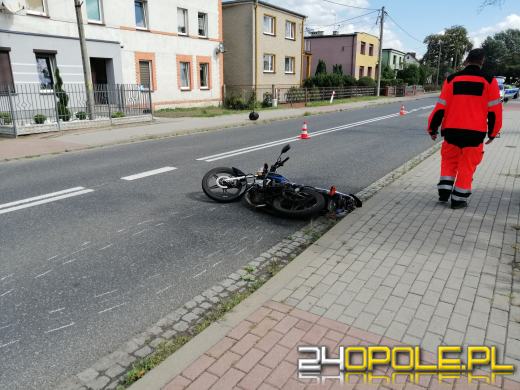 Zderzenie osobówki z motocyklistą w Wołczynie. Ranny w szpitalu