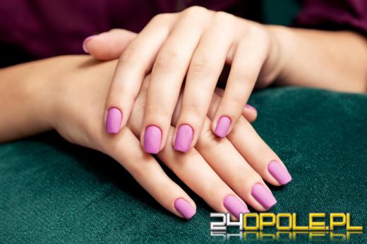 Czy lakier hybrydowy może wywoływać alergię?