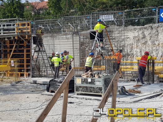 Uroczyście wmurowano kamień węgielny pod budowę Centrum Usług Publicznych w Opolu