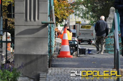 Most Groszowy przejdzie remont. Konieczne będzie usunięcie kłódek zakochanych