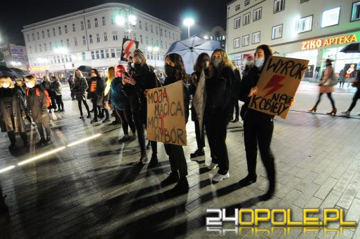 "To jest wojna". Kobiety manifestowały w obronie swoich praw