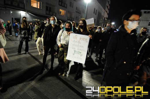 "To jest wojna". Kobiety manifestowały w obronie swoich praw
