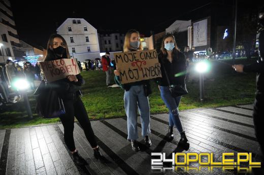 "To jest wojna". Kobiety manifestowały w obronie swoich praw