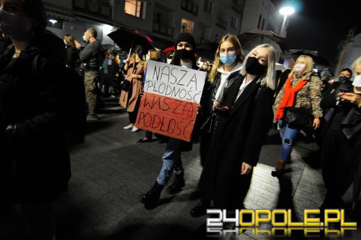 "To jest wojna". Kobiety manifestowały w obronie swoich praw