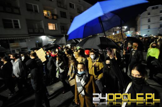 "To jest wojna". Kobiety manifestowały w obronie swoich praw