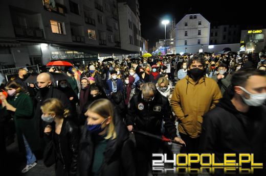 "To jest wojna". Kobiety manifestowały w obronie swoich praw
