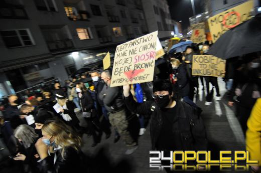 "To jest wojna". Kobiety manifestowały w obronie swoich praw
